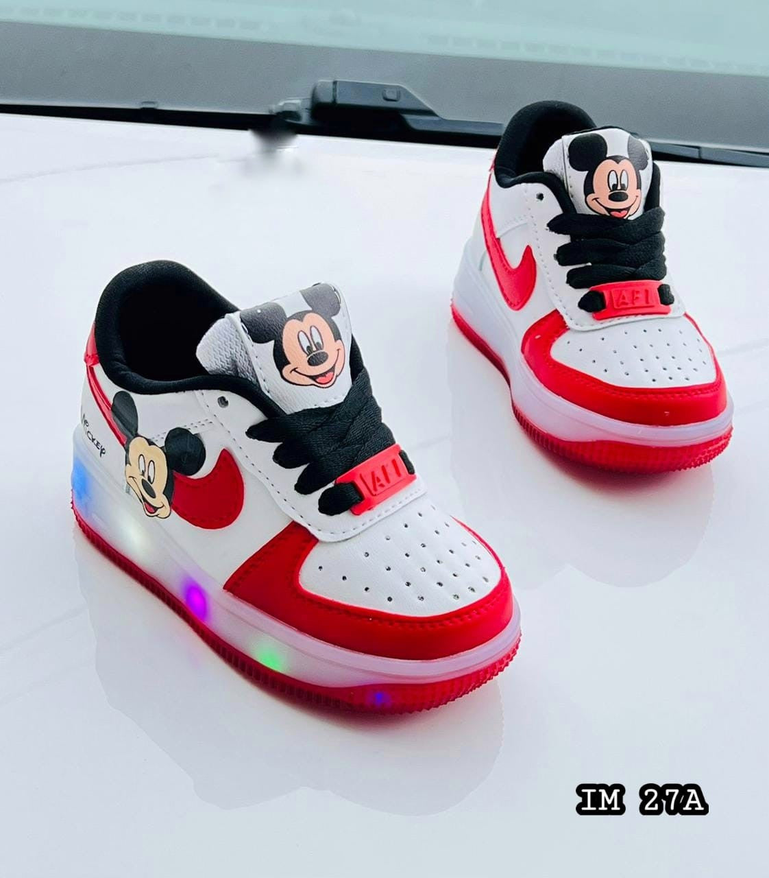 NIKE DISNEY LUCES